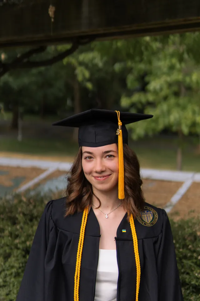 Graduation sessions photographed at University of Washington, Seattle, 2025-06-14.